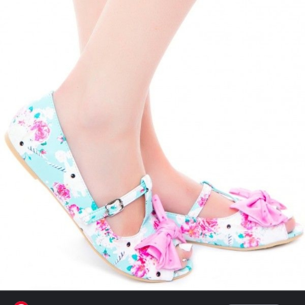 Buns n roses flats